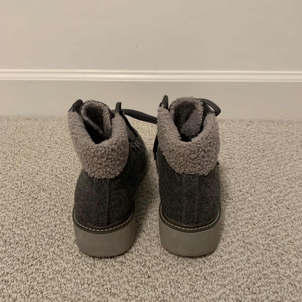 Women’s Gray Wool High-Top Boots - Picture 3 of 4